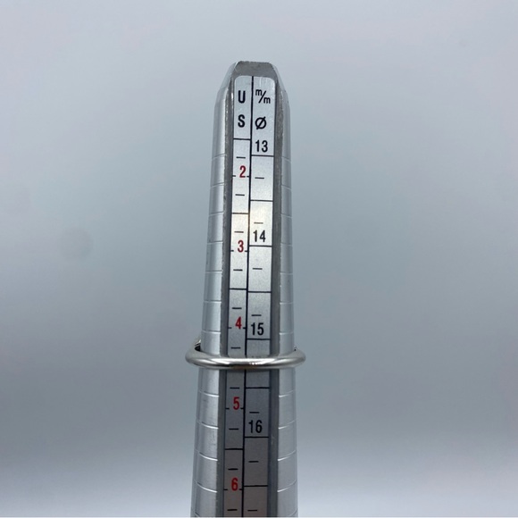 Vintage Avon Antique Silver Tone Flower Ring Textured Floral 3-D Adjustable 4-5 - Picture 7 of 7